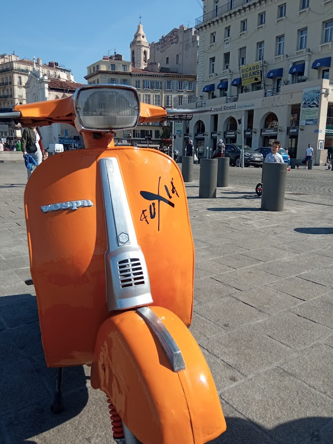 Location Vespa orange
